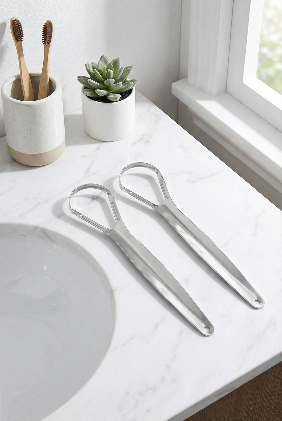 Metal tongue scraper for cleaner tongue and oral hygiene